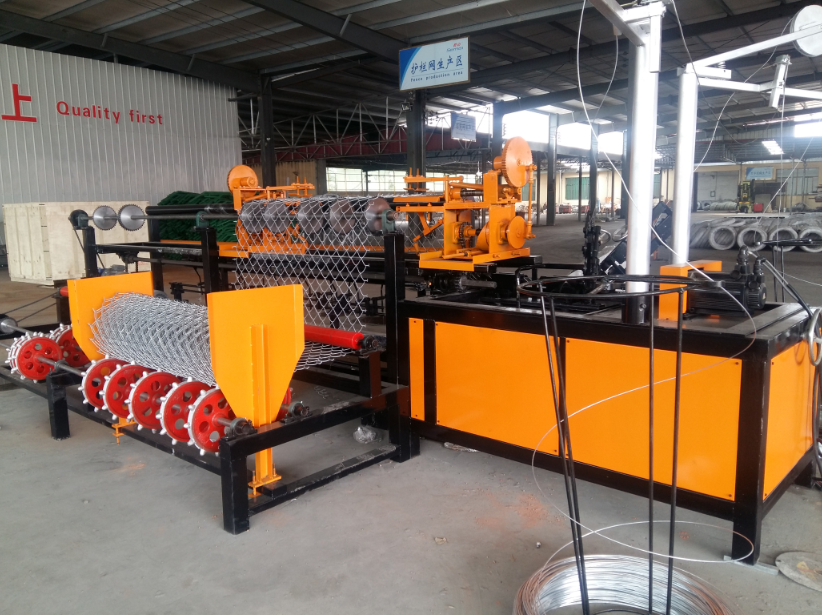 China High Quality & Speed 3M Automatic Chain Link Fence Machine Manufacturers
